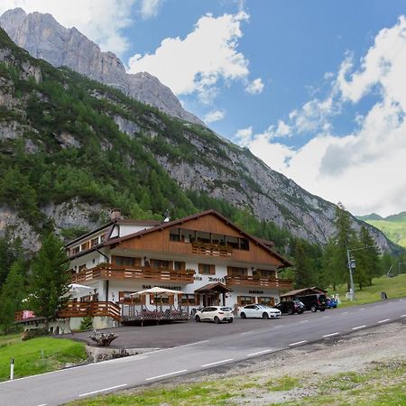 Hotel & Ristorante Baita Dovich Malga Ciapela Exterior photo
