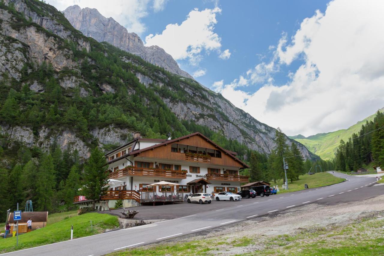 Hotel & Ristorante Baita Dovich Malga Ciapela Exterior photo